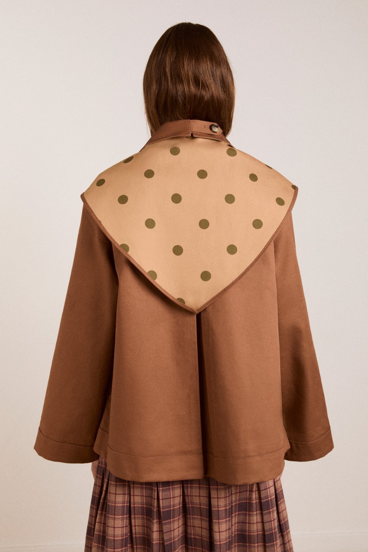 Damson Madder reversible jerry crop trench coat - camel spot