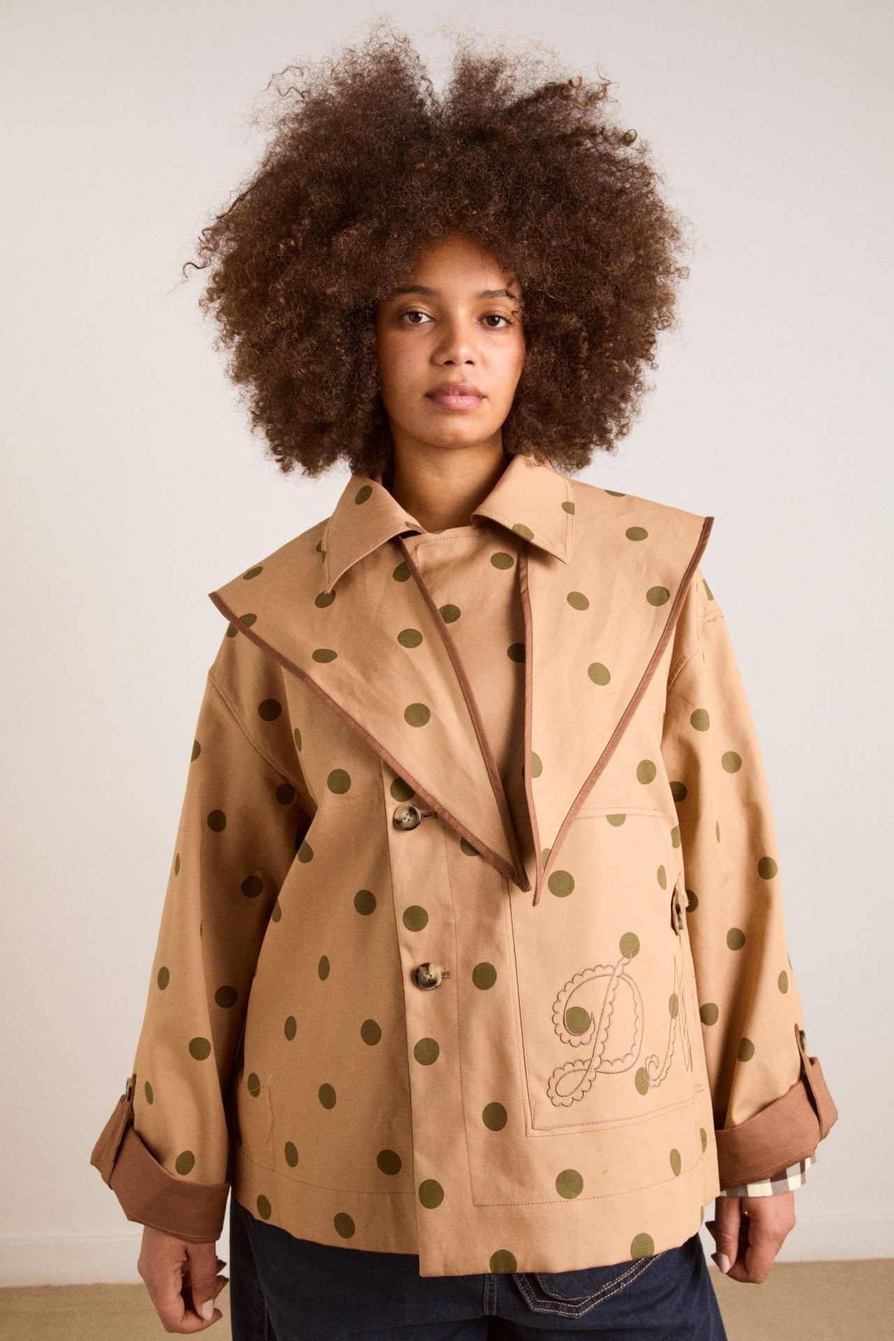 Damson Madder reversible jerry crop trench coat - camel spot