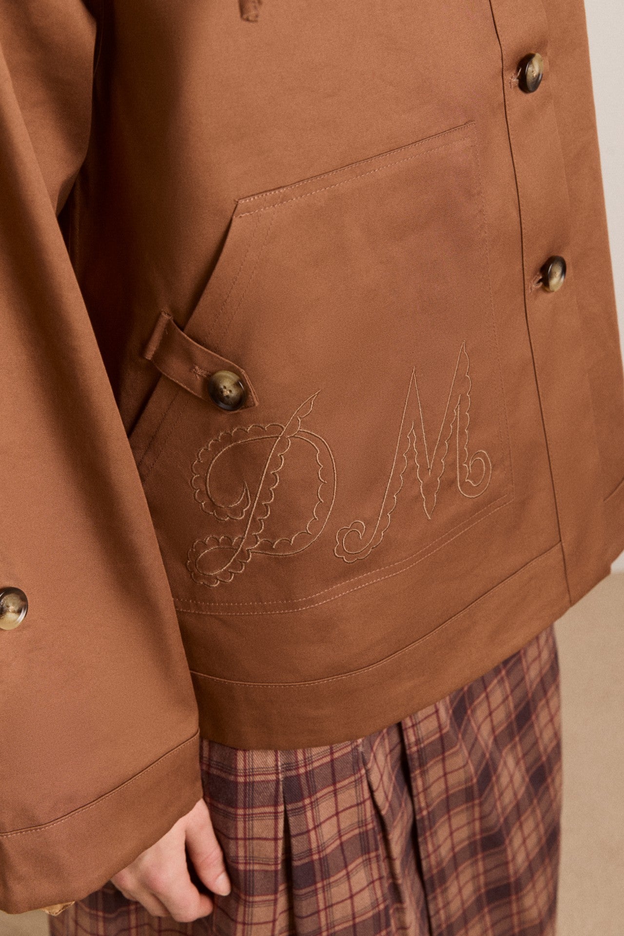 Damson Madder reversible jerry crop trench coat - camel spot