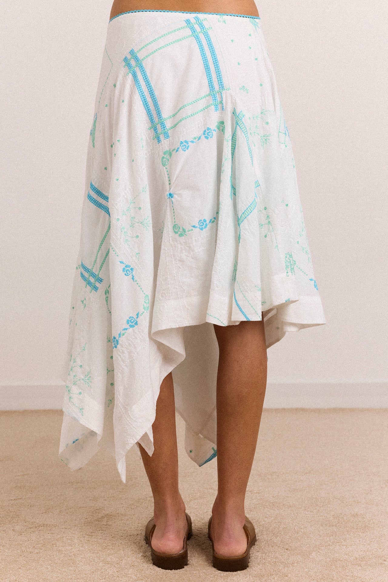 Damson Madder corinne hanky hem midi skirt - white/blue embroidery