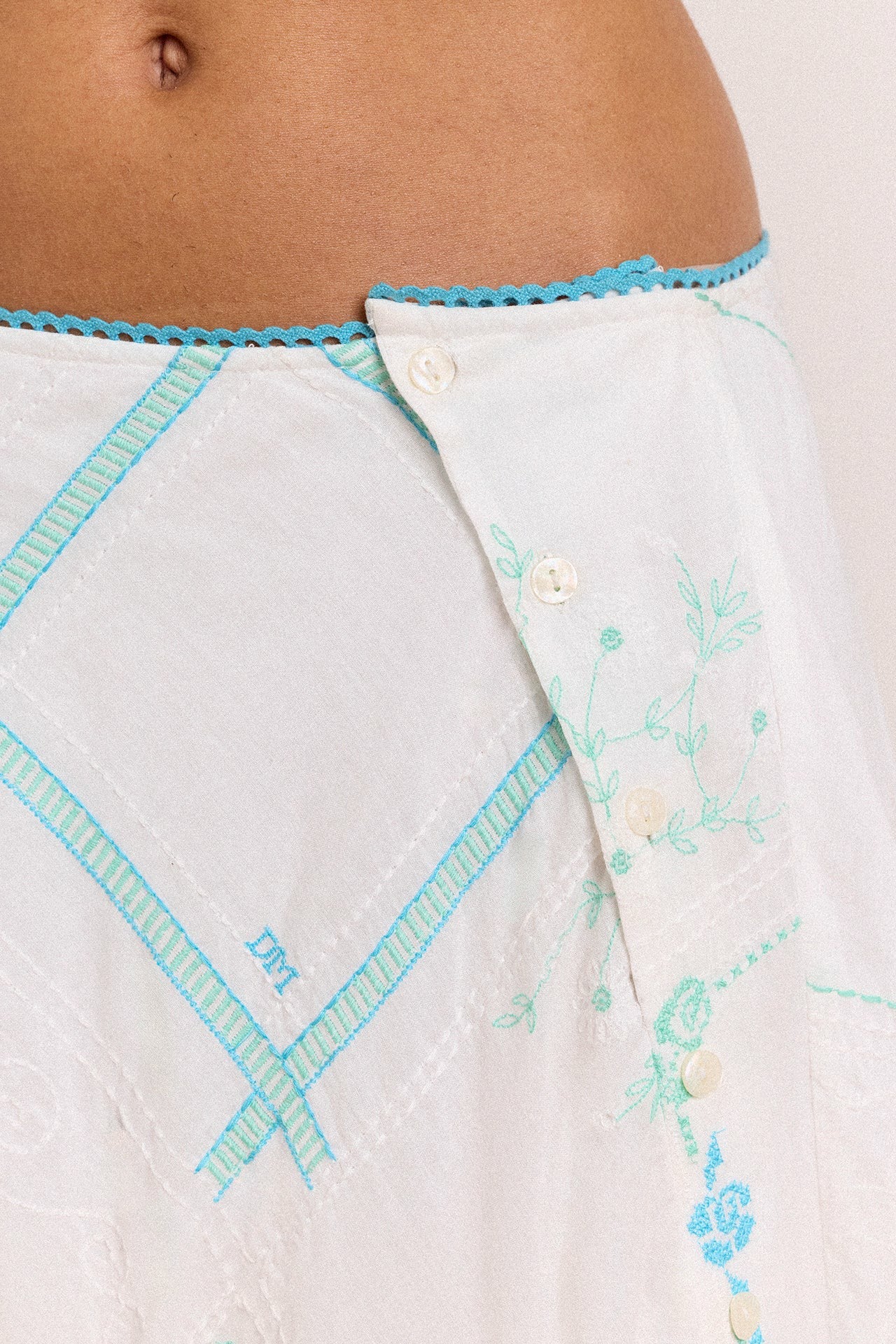 Damson Madder corinne hanky hem midi skirt - white/blue embroidery
