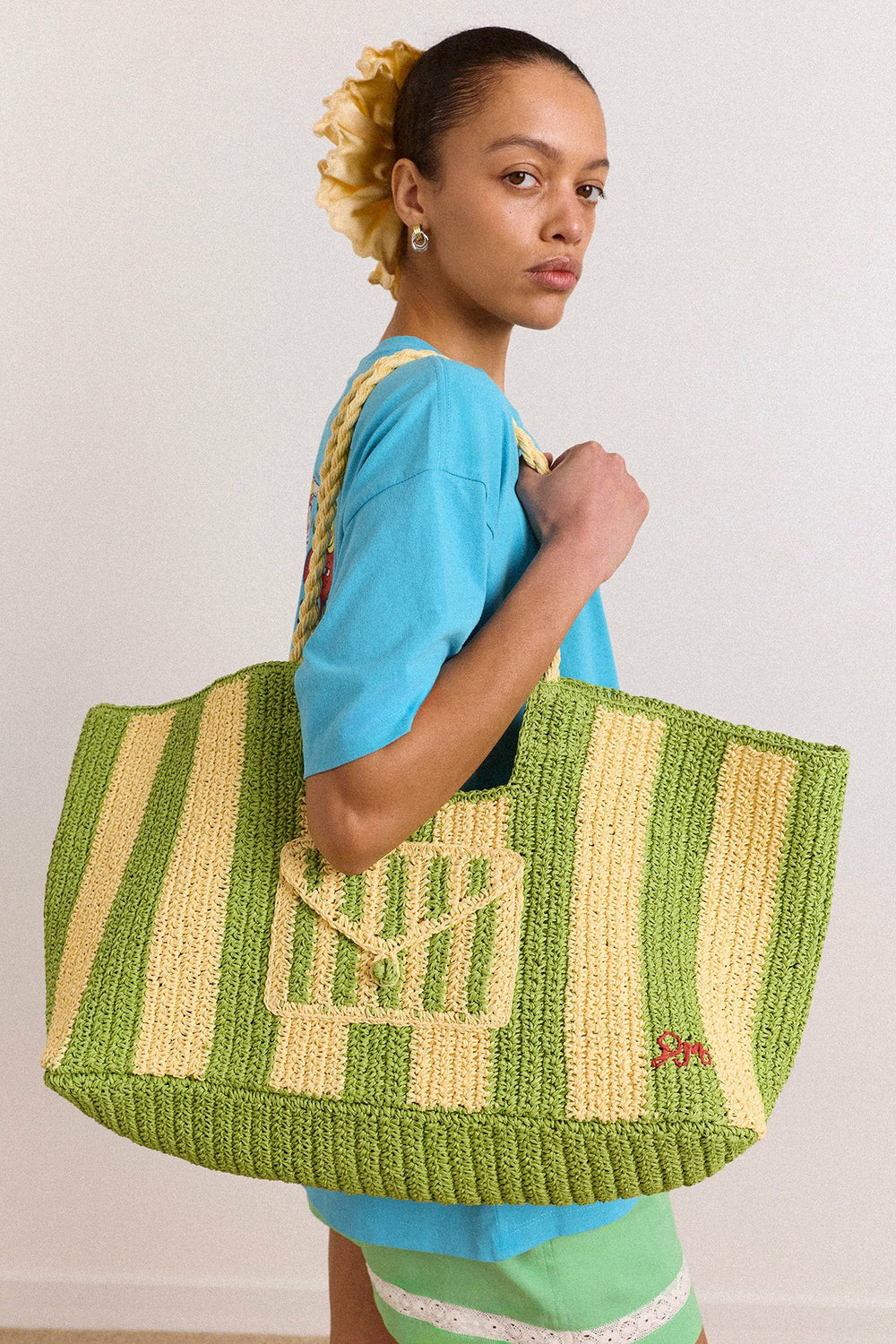 Damson Madder orla oversized raffia beach bag - apple stripe