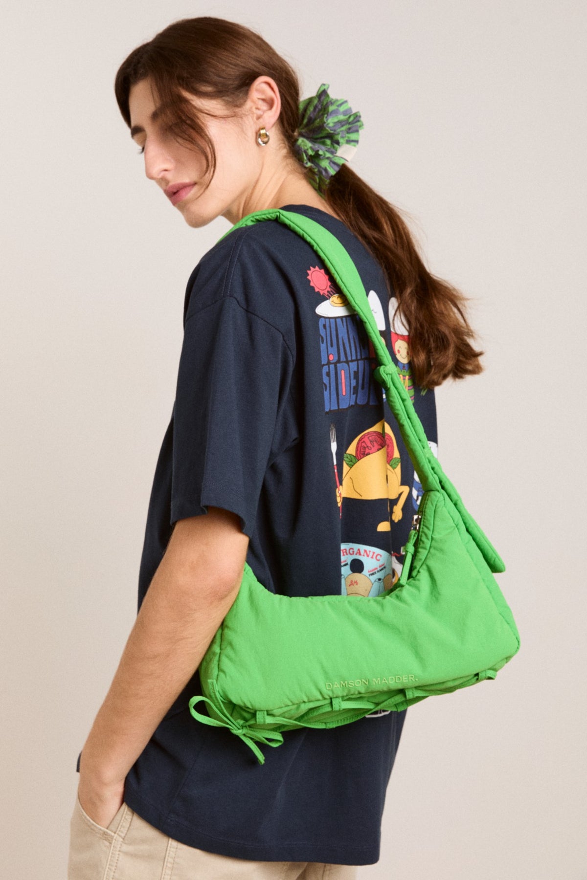 Damson Madder puffy saz bag - green