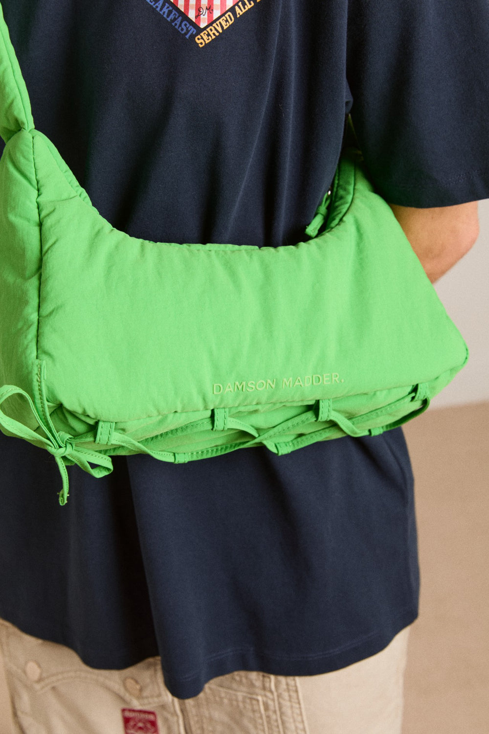 Damson Madder puffy saz bag - green