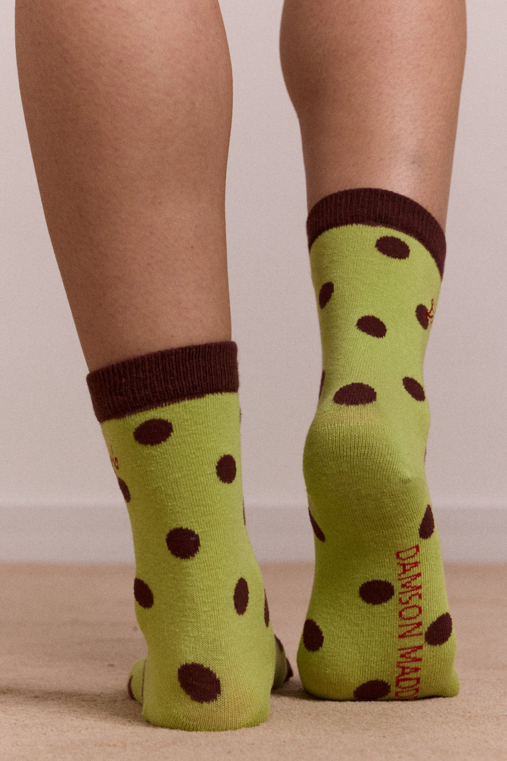 Damson Madder calf length 2 pack socks - choc & avocado