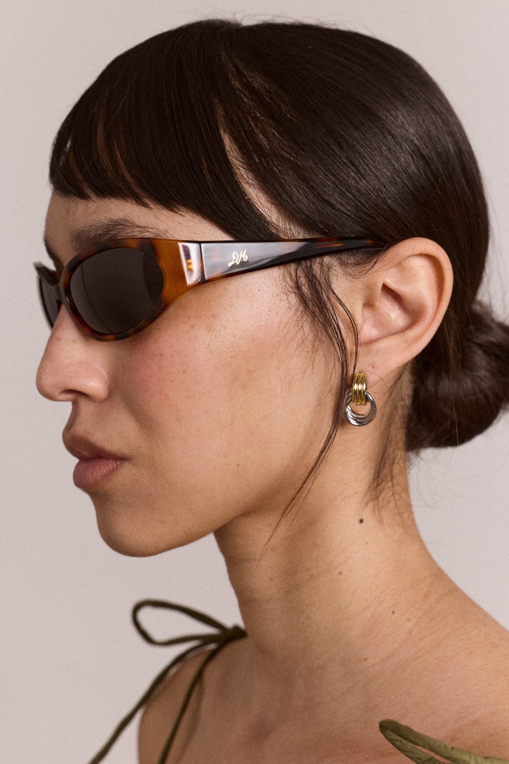 Damson Madder sporty wrap around sunglasses - tort