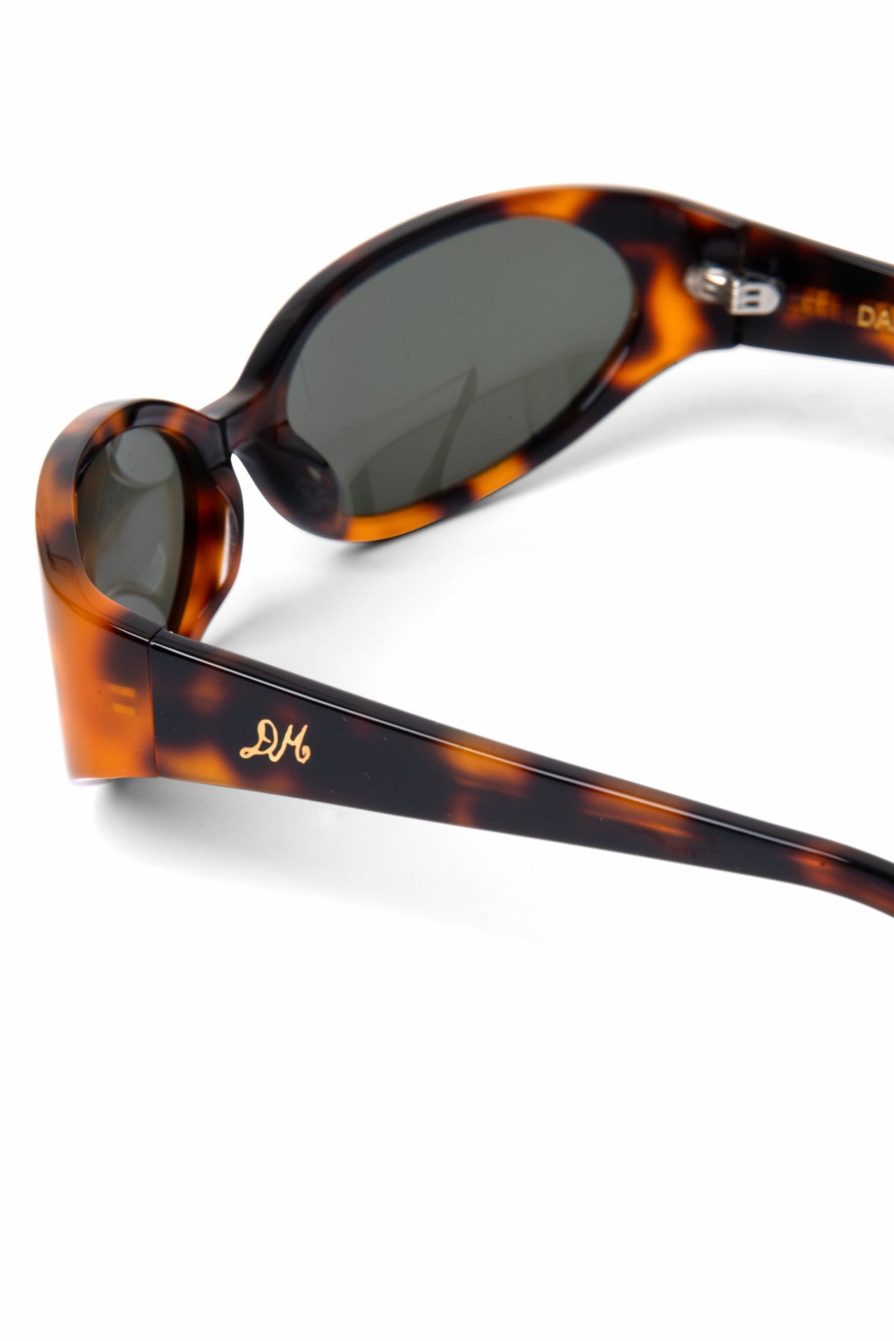 Damson Madder sporty wrap around sunglasses - tort