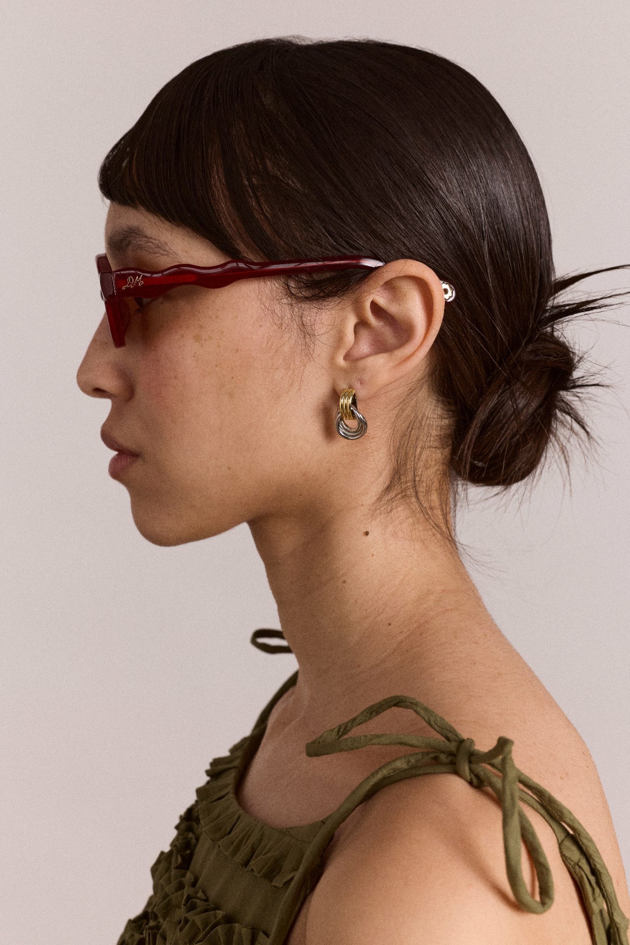 Damson Madder wavey temple sunglasses - crystal red