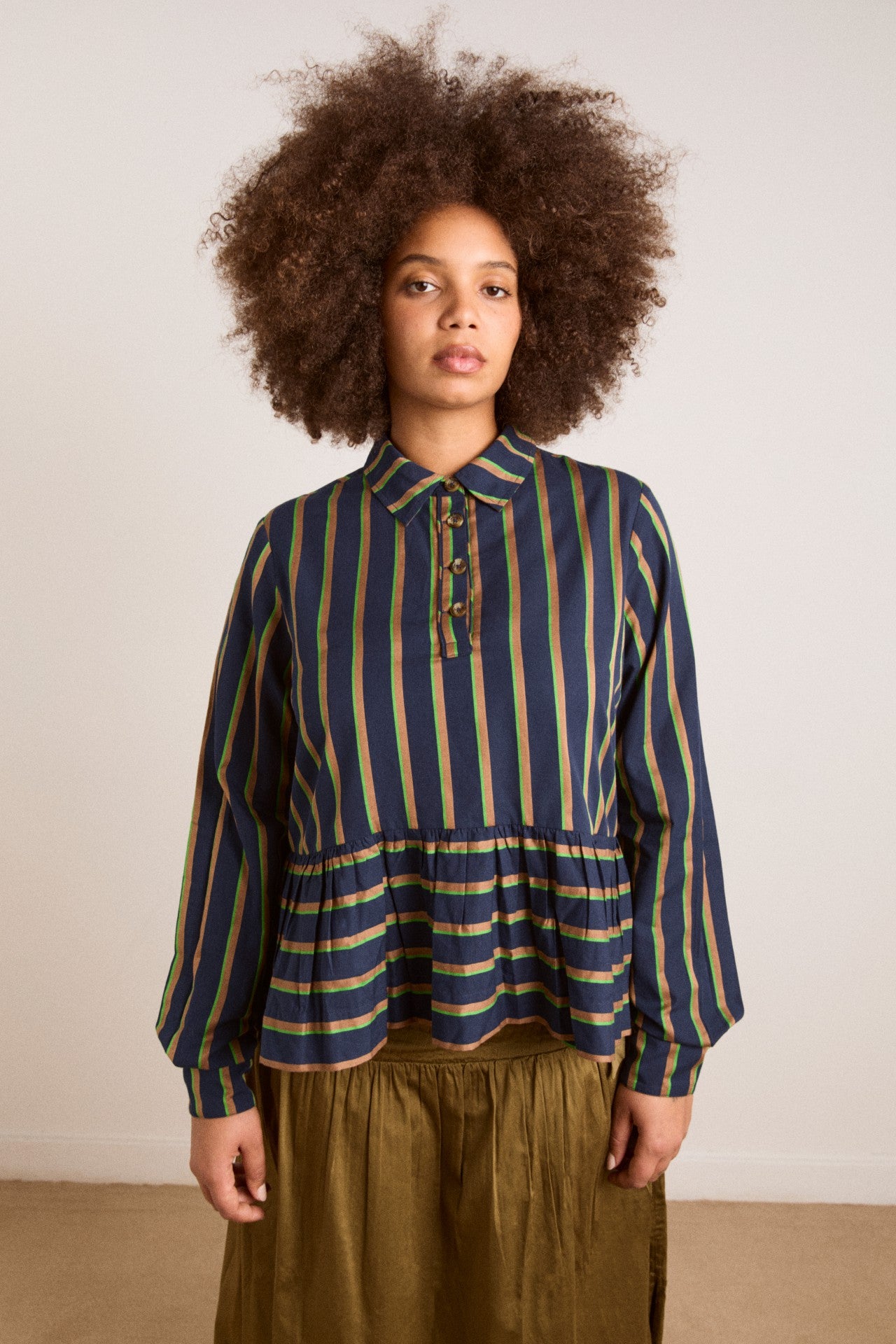 Damson Madder kinsley shirt - navy/green stripe